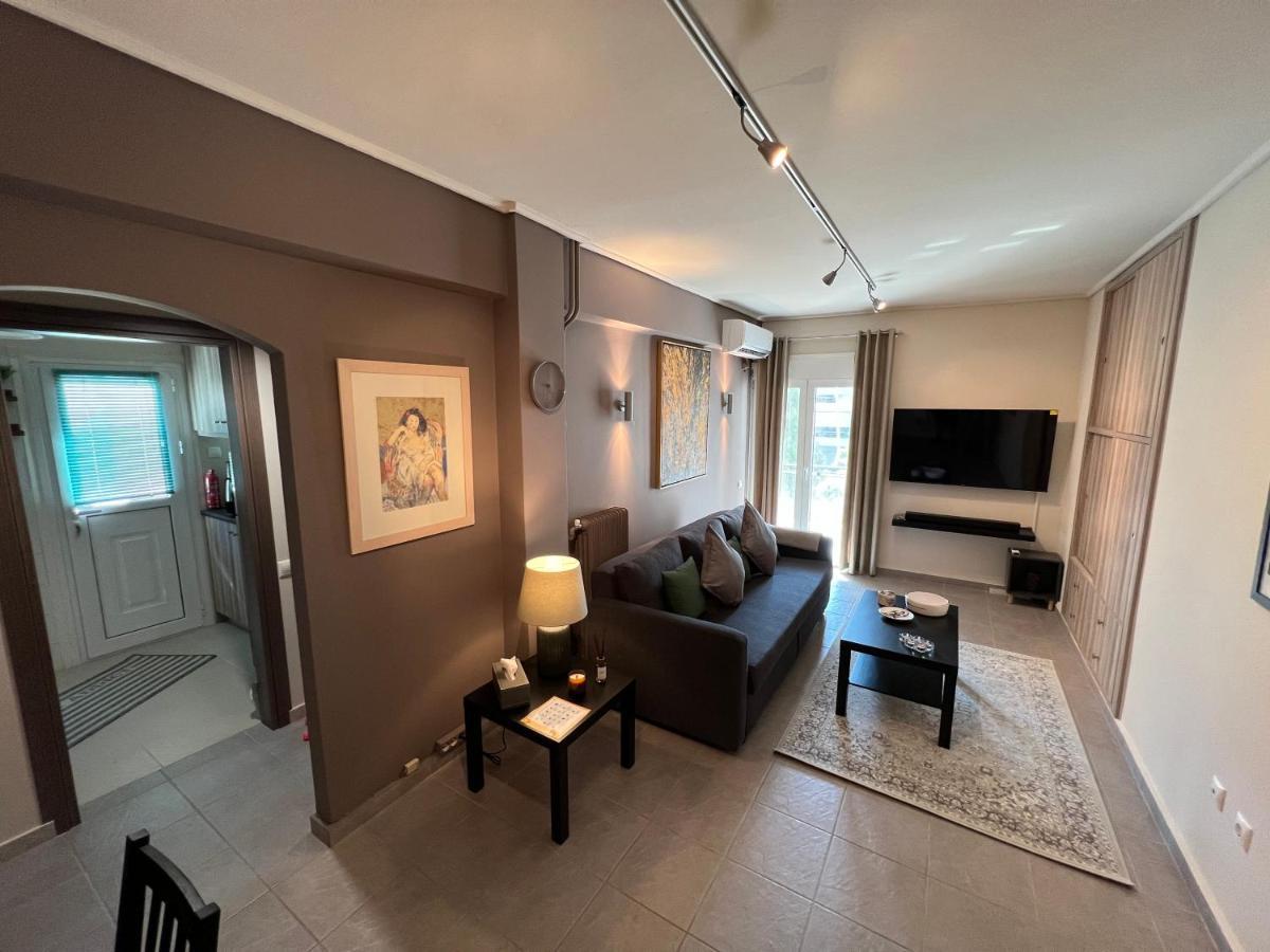 Charming In Glyfada * Athen